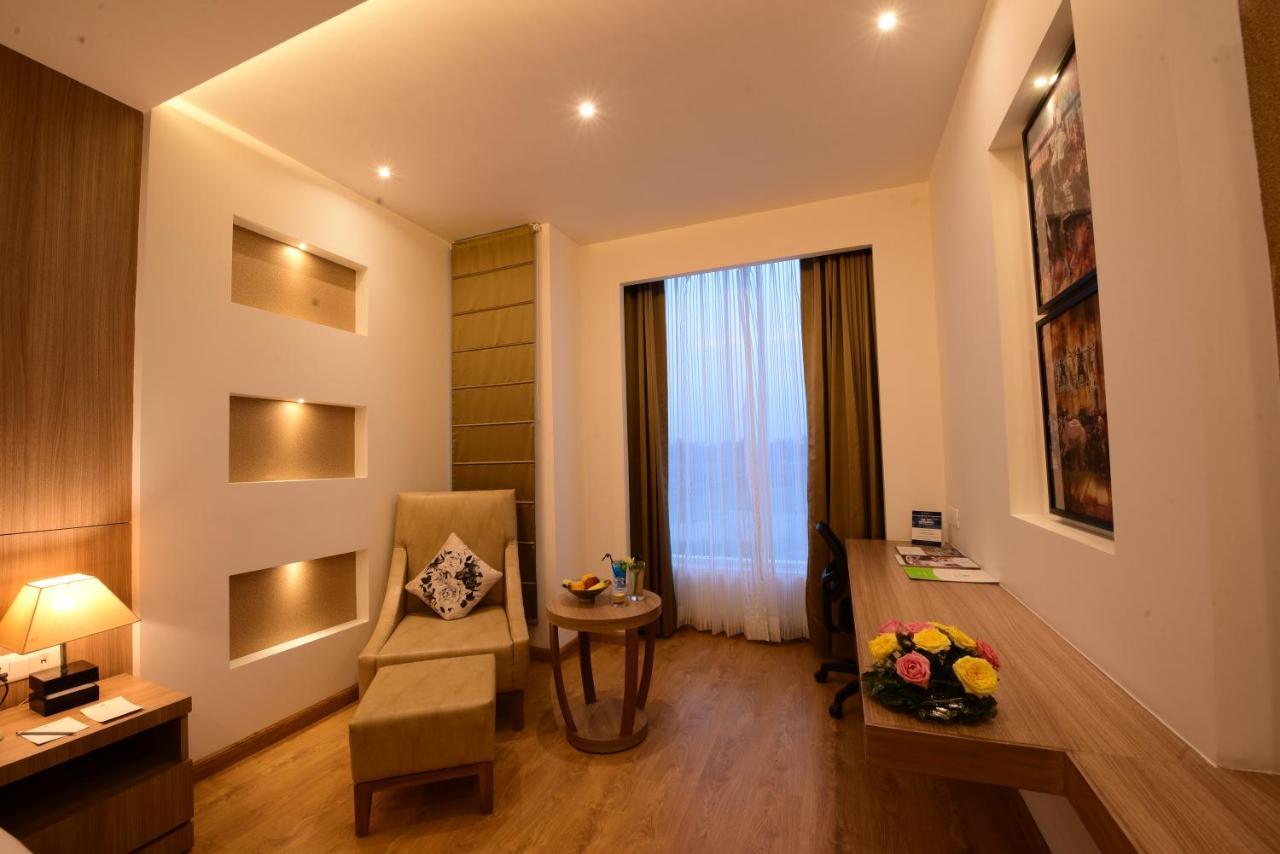 SureStay Hotel by Best Western Amritsar Exterior foto